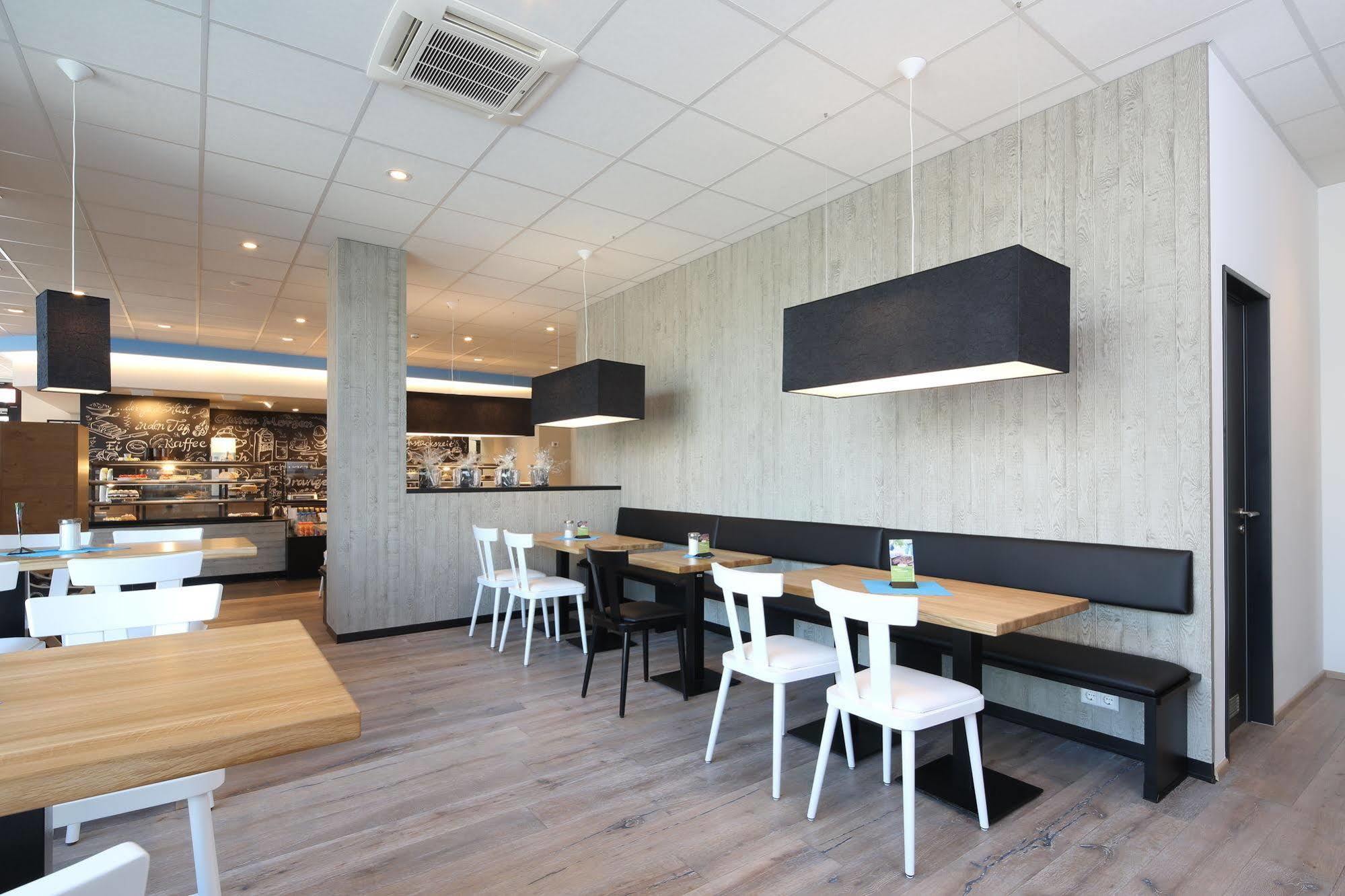 Economy-Hotel Ulm Ngoại thất bức ảnh