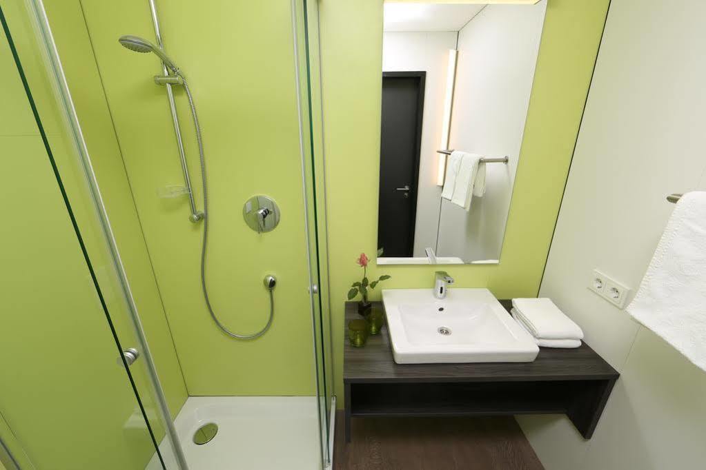Economy-Hotel Ulm Ngoại thất bức ảnh
